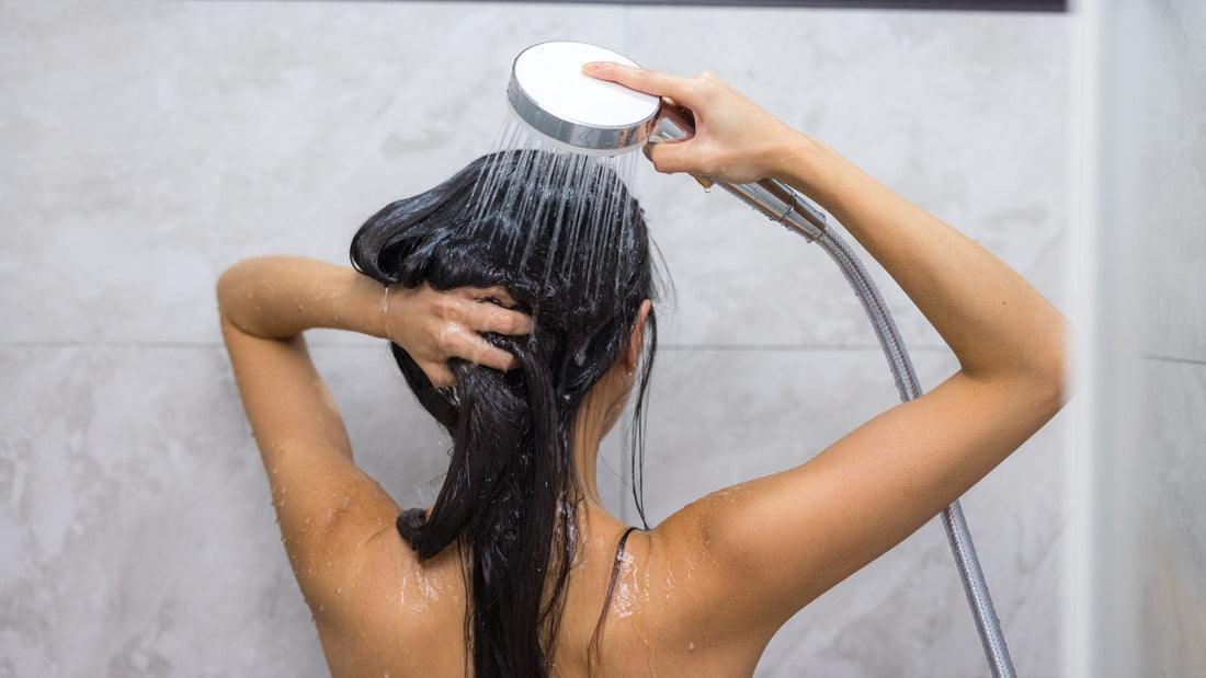 5 Errores comunes que cometes al lavarte el cabello